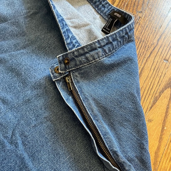 Denim mini skirt - Picture 2 of 3